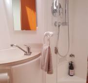 Te Harinui Ensuite bathroom2