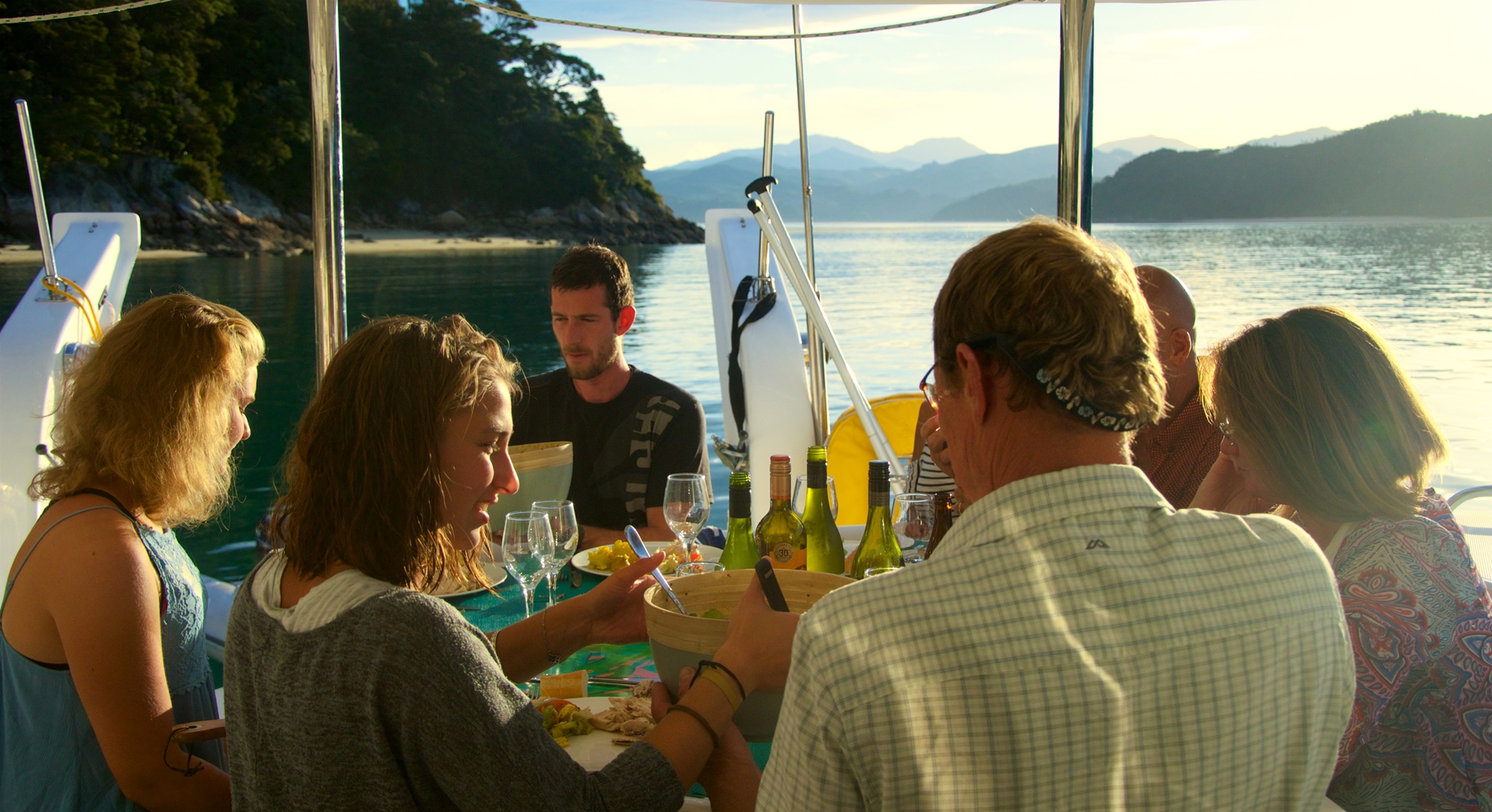 Scenic Sailing in New Zealand's Stunning Abel Tasman National Park