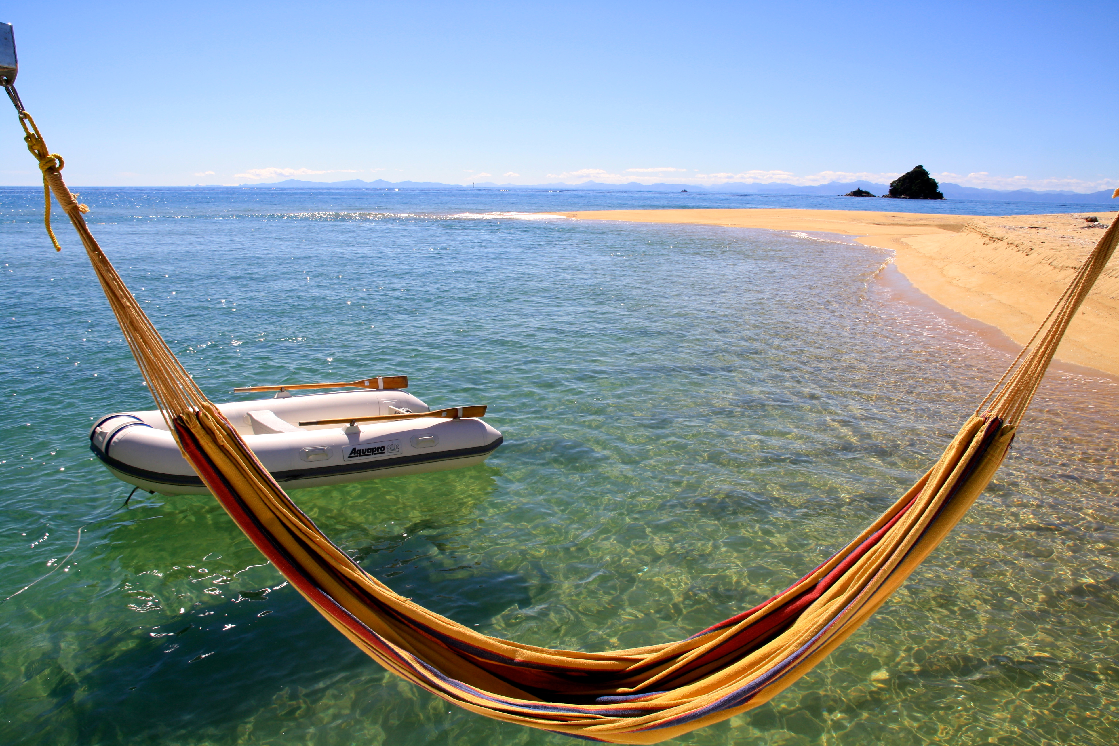 Scenic Sailing in New Zealand's Stunning Abel Tasman National Park